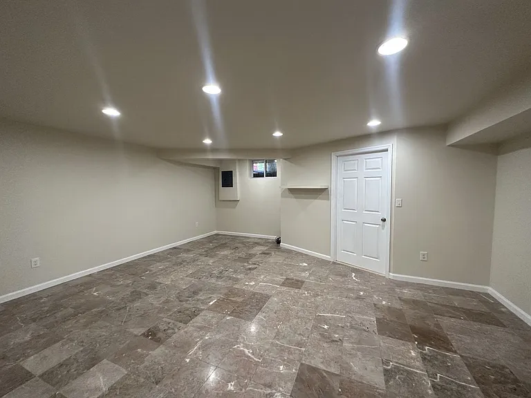 52 Victoria Dr — Photo 6