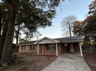 495 Elm St, Hinesville, GA 31313