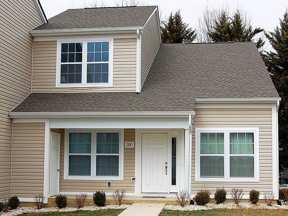 1st image of 100 Amber Cir NW