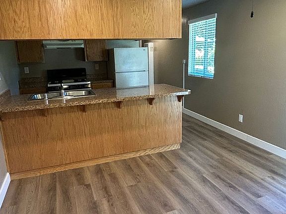 2nd image of 1221 Citrus Ave #1