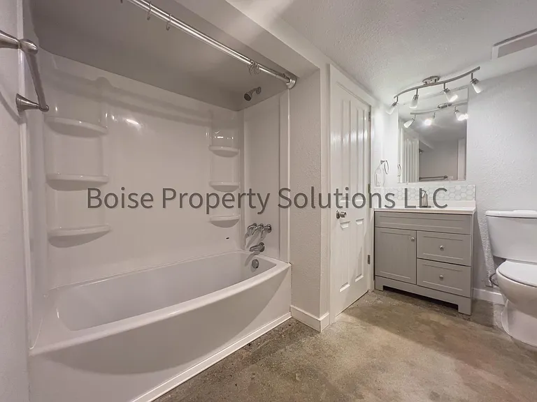 1510 W Franklin St #3 — Photo 9