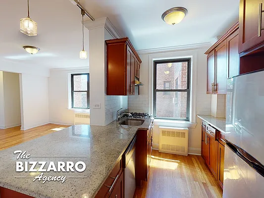 Sold by Bizzarro Agency | media 1