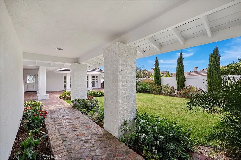 4 bed, 2.5 bath, 2760 sqft, $18,000 — Photo 4