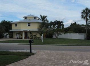 8001 Marina Dr, Holmes Beach, FL 34217