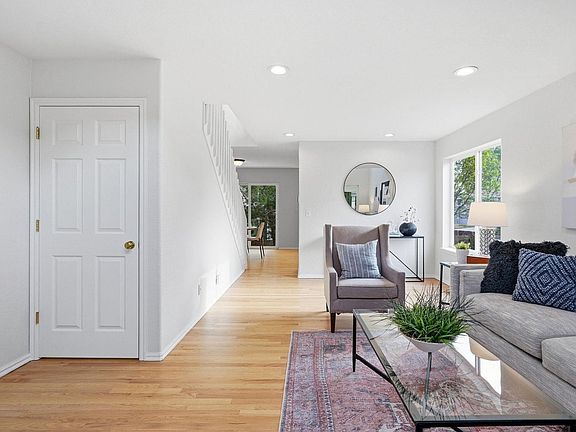 5th image of 1303 Lambert Cir