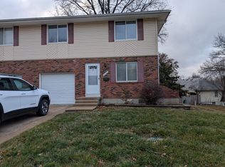 7181 NW Chapel Woods Cir, Kansas City, MO 64152