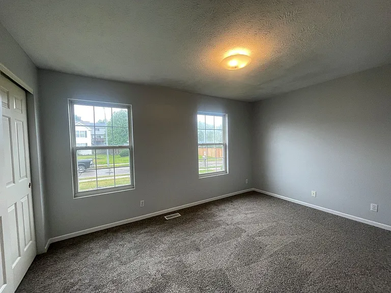 11709 S 27th St — Photo 14