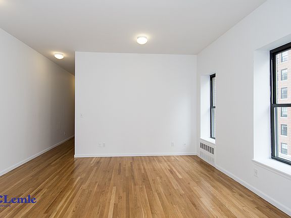 5th image of 1324 Lexington Ave #6RW