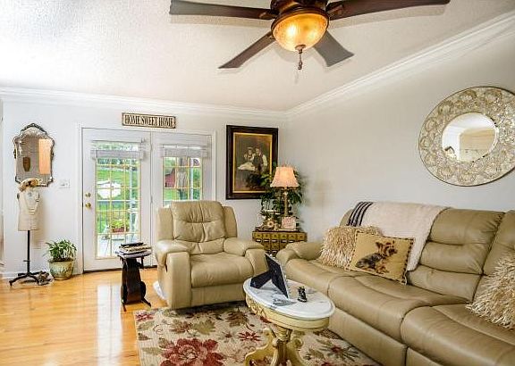 3rd image of 103 Eagle View Private Dr #103