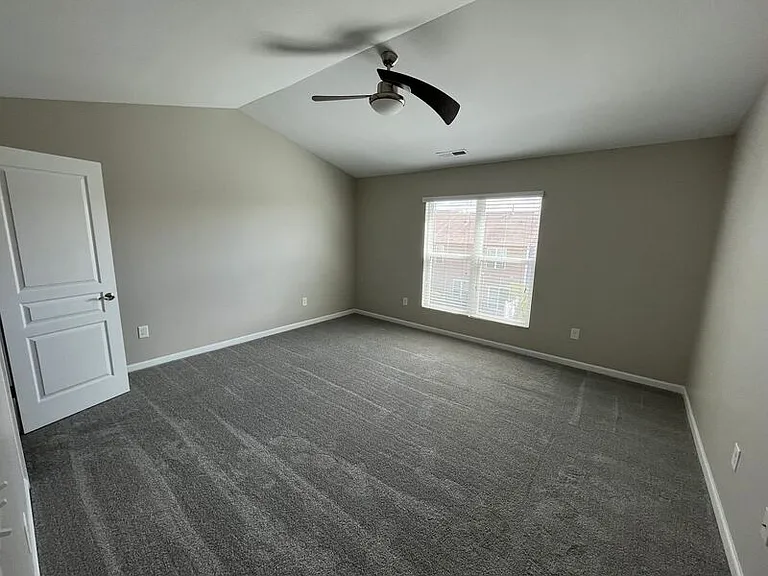 8206 Yaxley Hall Dr — Photo 14