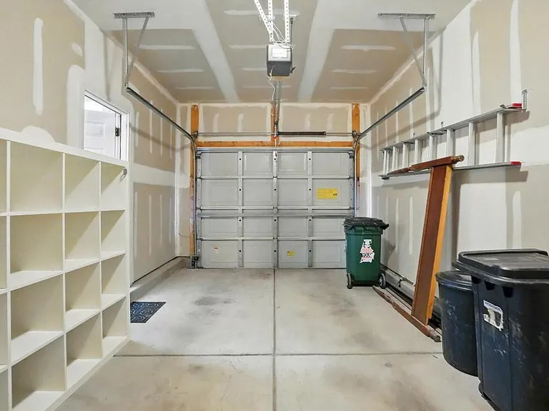7420 Abigail Glen Dr — Photo 24