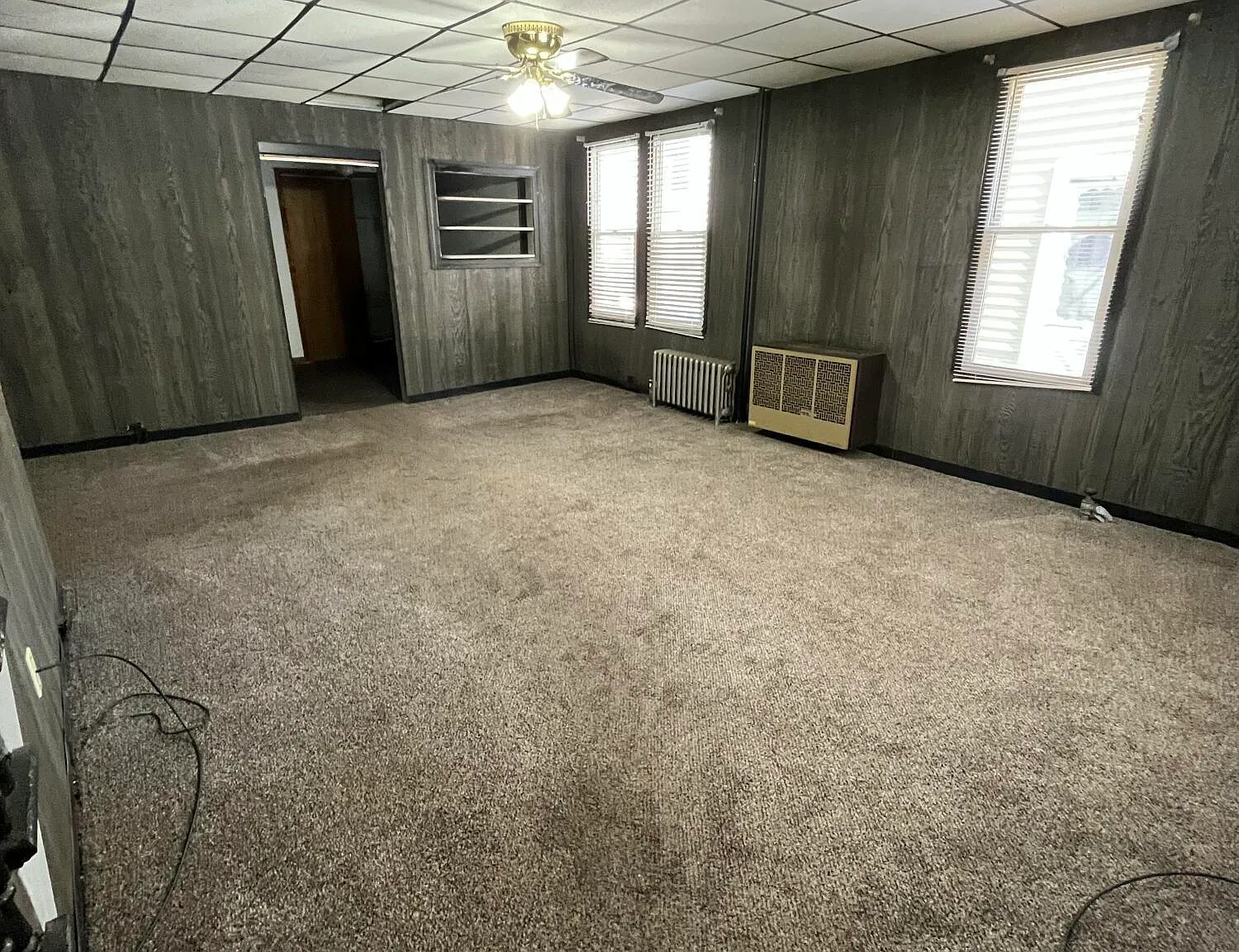 3 bed, 1.0 bath, 1005 sqft, $1,200 — Photo 4