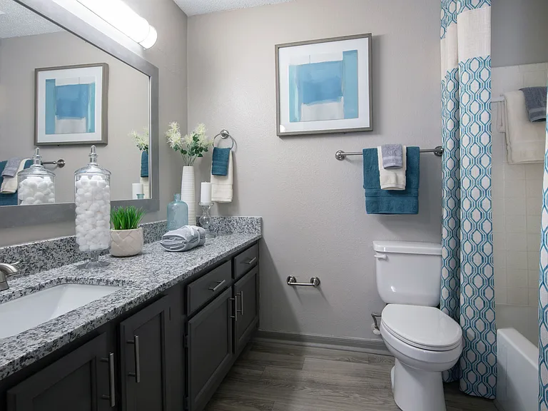 Vetra Research Park Bathroom