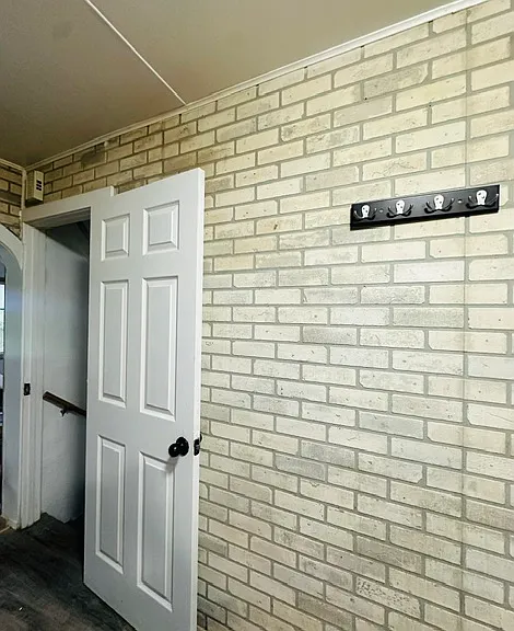 2322 S J St — Photo 13
