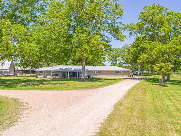 7654 County Road 121, Wharton, TX 77488