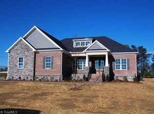 5703 Oakhurst Downs Dr, Oak Ridge, NC 27310