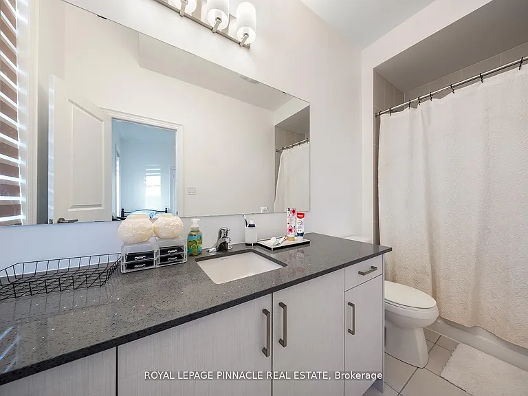 1504 Yellow Rose Cir #UPPER — Photo 31