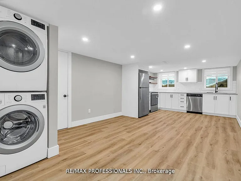 139 Byron Ave #LOWER — Photo 4
