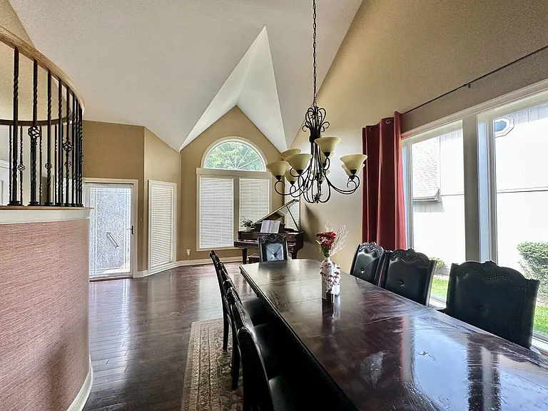 7005 Round Prairie St — Photo 4