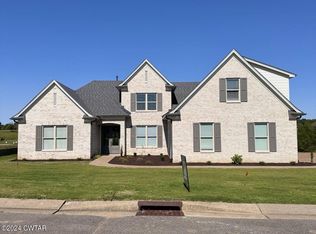 1430 Highland Dr, Dyersburg, TN 38024