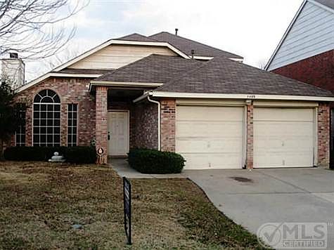 2nd image of 1409 Daffodil Ln
