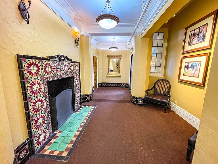 Tuscany Apartments — Photo 26