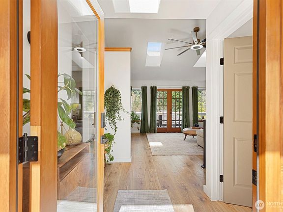 4th image of 4075 Farmer Dell Road E