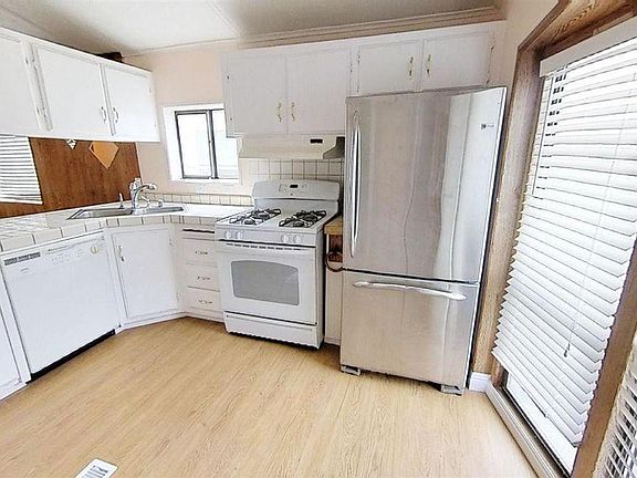5th image of 3998 Castro Valley Blvd #1212