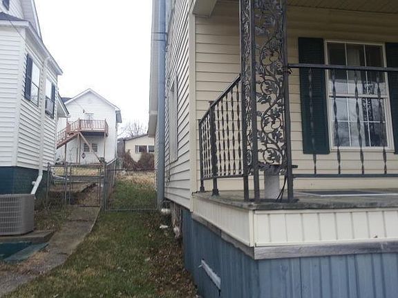 2nd image of 809 Broadway St