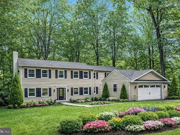 13209 Johnny Moore Ln, Clifton, VA 20124