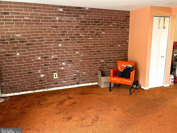 4th image of 1009 Somerset St
