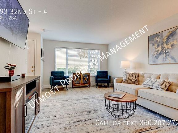 4th image of 693 32nd St Unit 4