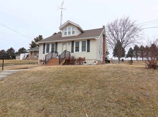 134 Tennyson St, Potosi, WI 53820
