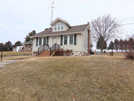 134 Tennyson St, Potosi, WI 53820