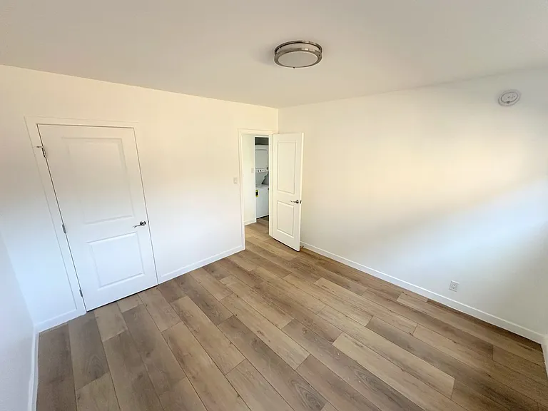 14410 Magnolia Blvd #1 — Photo 7