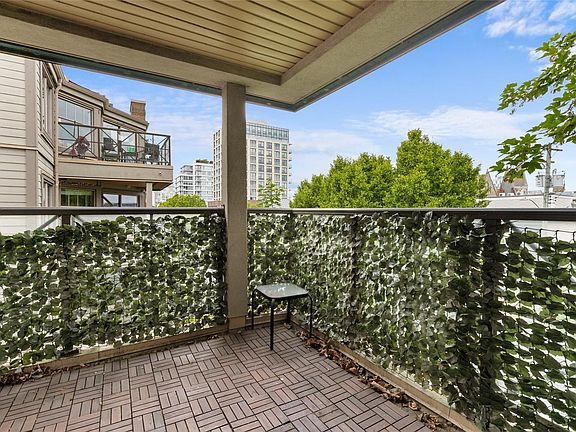 3rd image of 935 Johnson St #305