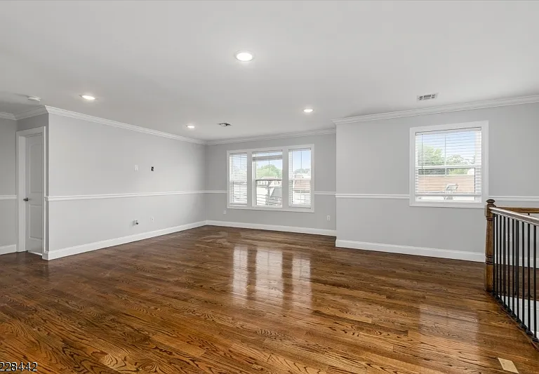 706 Elm St — Photo 5