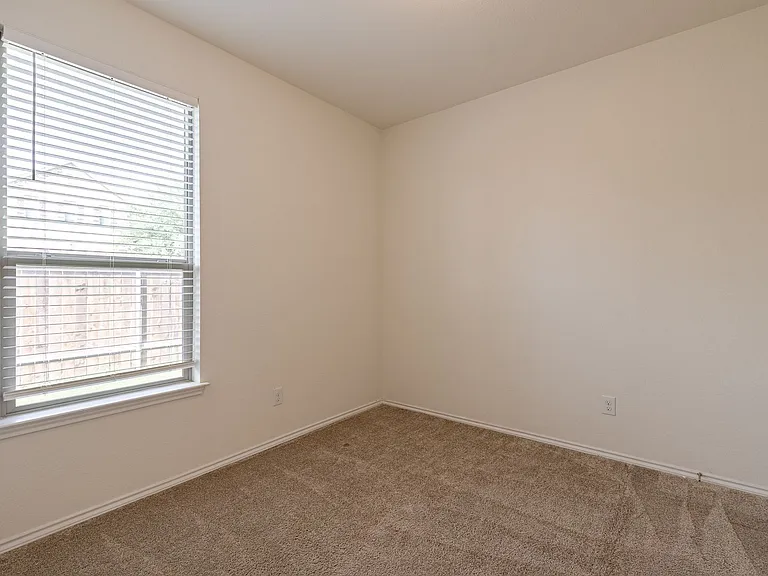 637 Landon Samuel Loop — Photo 12