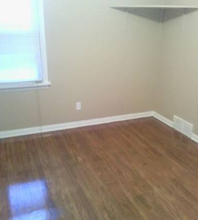 3rd image of 5001 Henry St