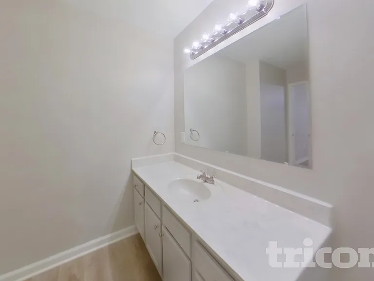9022 Jaldena Dr — Photo 11