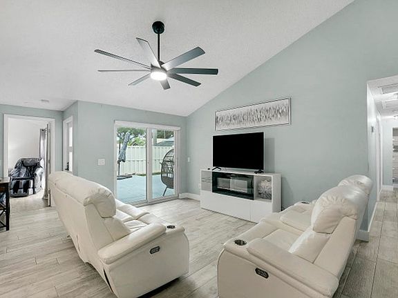 4th image of 5653 Golden Eagle Cir