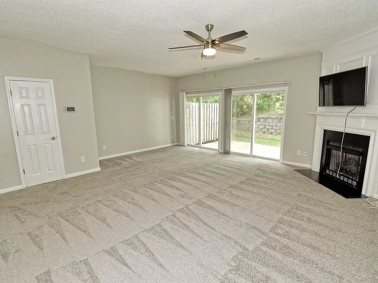 314 Canyon Lake Cir — Photo 9