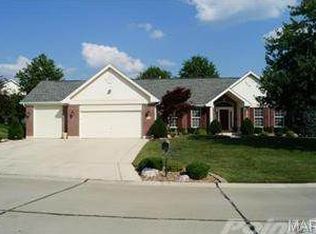 848 Dunbarton Dr, Weldon Spring, MO 63304