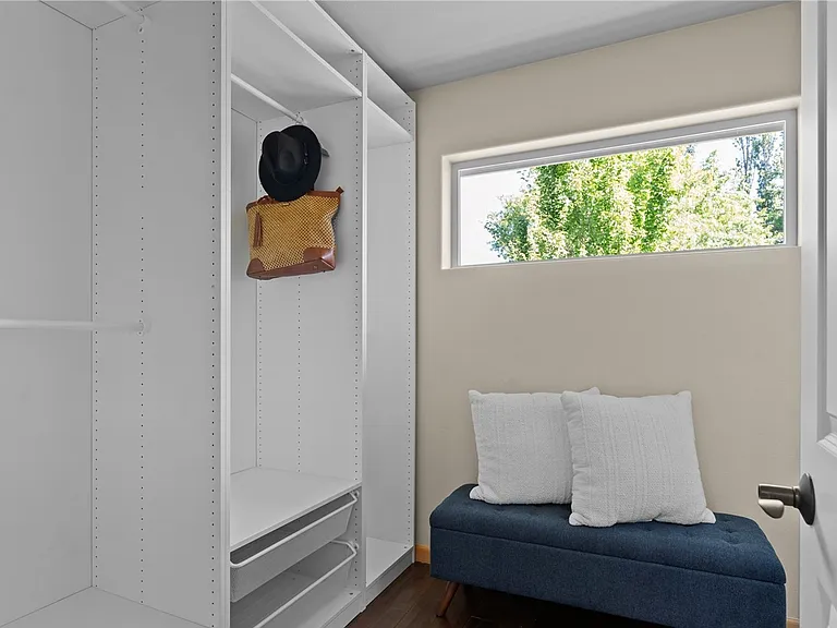 mstr closet