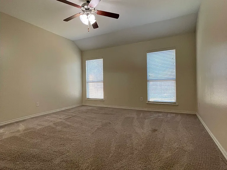 10525 Flat Creek Trl — Photo 20