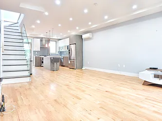 Rented by MAC Realty NY