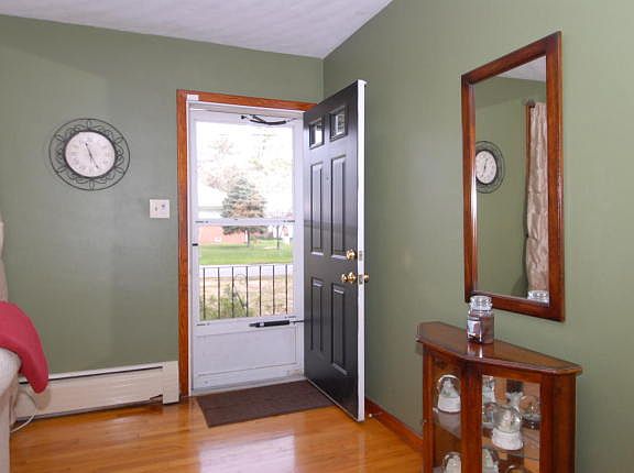 2nd image of 3413 S Crestline Dr