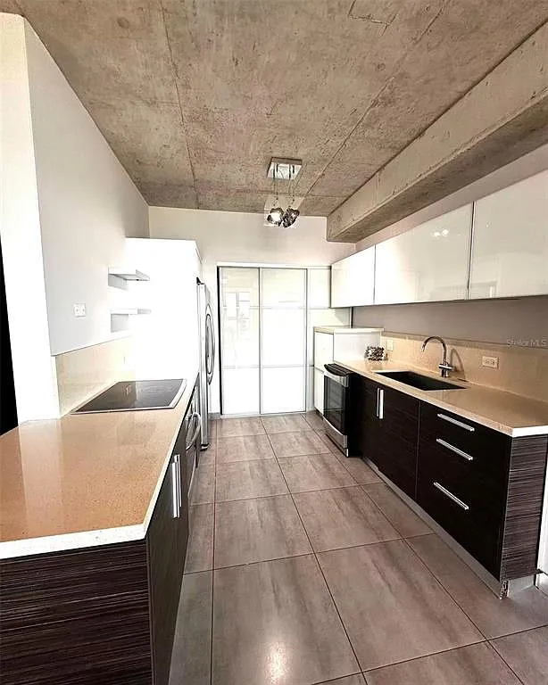 1 bed, 2.0 bath, 1126 sqft, $4,500 — Photo 4