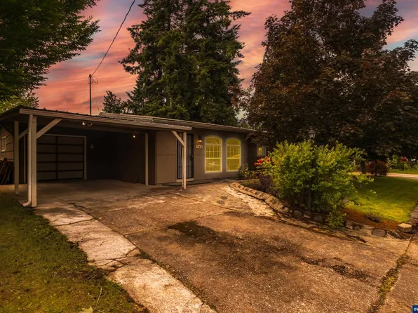 742 Shangri La Ave NE, Salem, OR 97303