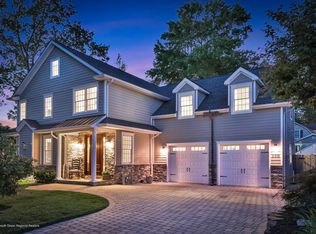 100 Applegate St, Red Bank, NJ 07701